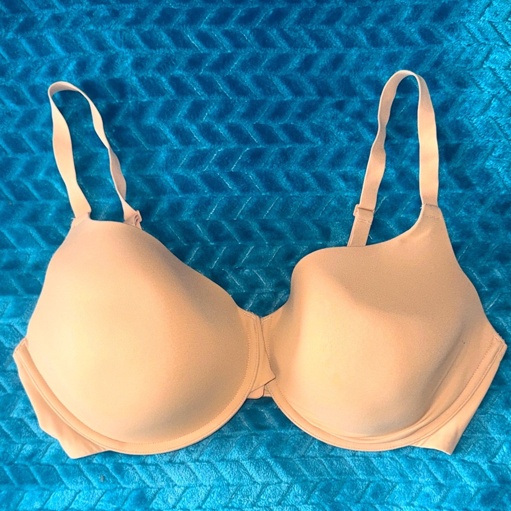 SKIMS Light Tan Bra - 38D